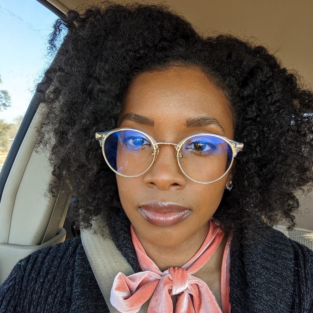 Meet your Posher, Aliza
